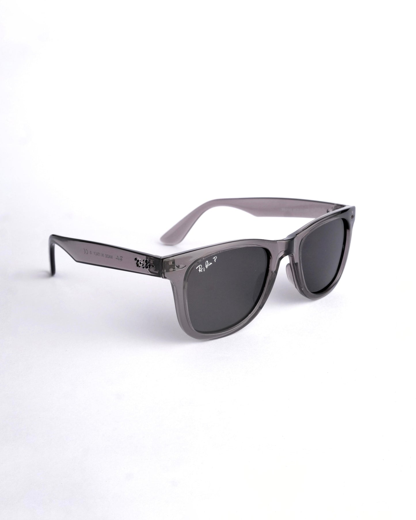 branded grey wayfarer s664